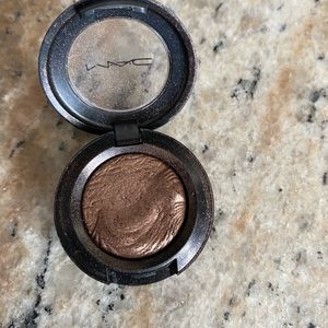 🔆 Mac eyeshadow singles bundle & save